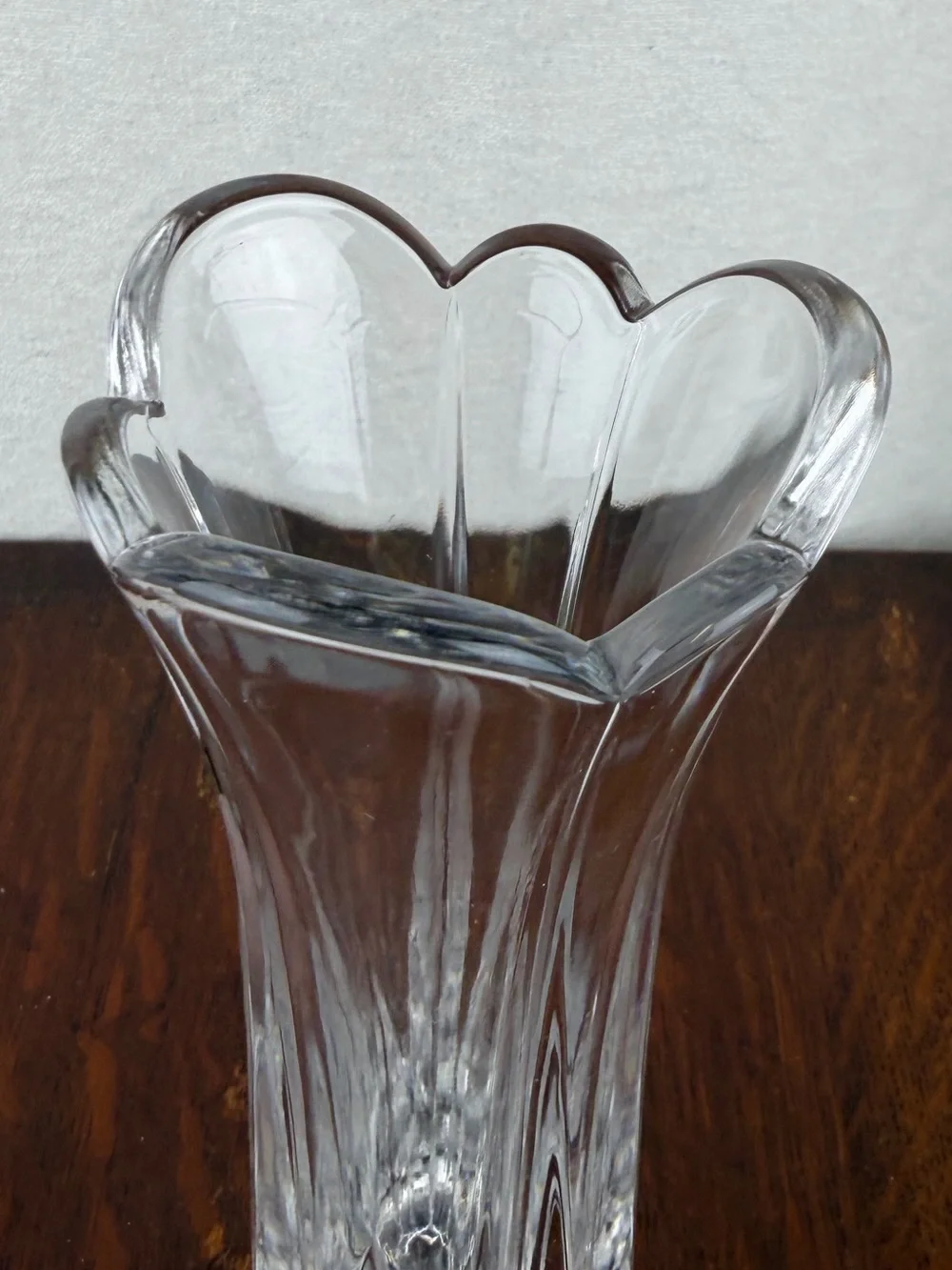 Vintage 1990 Mikasa Crystal Glass Fluted Scalloped Rim Starburst Bud Vase